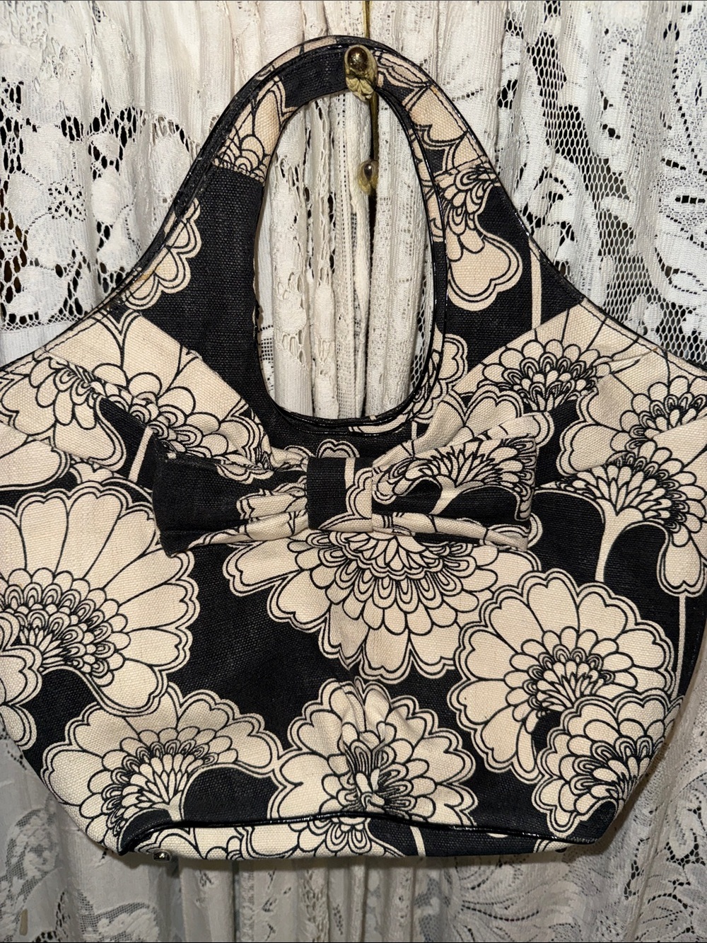 kate spade Black and Cream Floral Bow Shoulder Bag - Picture 2 of 14